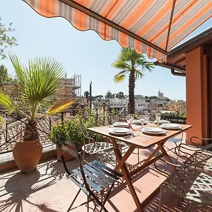 The Spanish Steps Grand Penthouse Rome